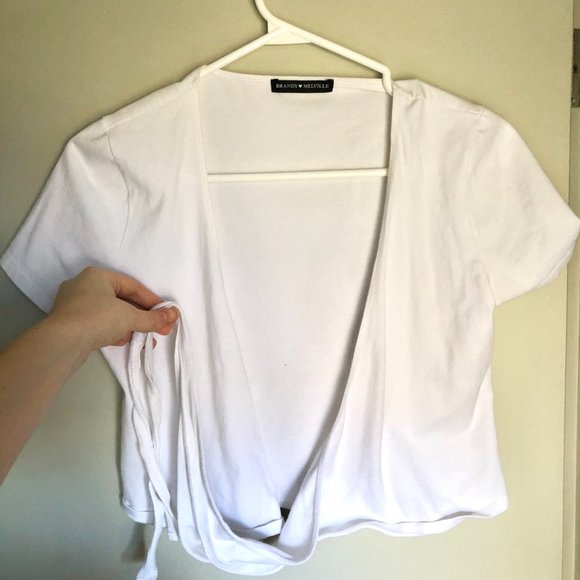 Brandy Melville Rae Wrap Short Sleeve White - Picture 2 of 4